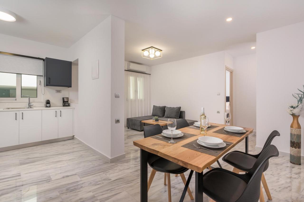 Quarters Luxury Apts 하니아 외부 사진
